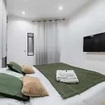 Appartement Lumineux Vaugirard A Paris 15 - 4P